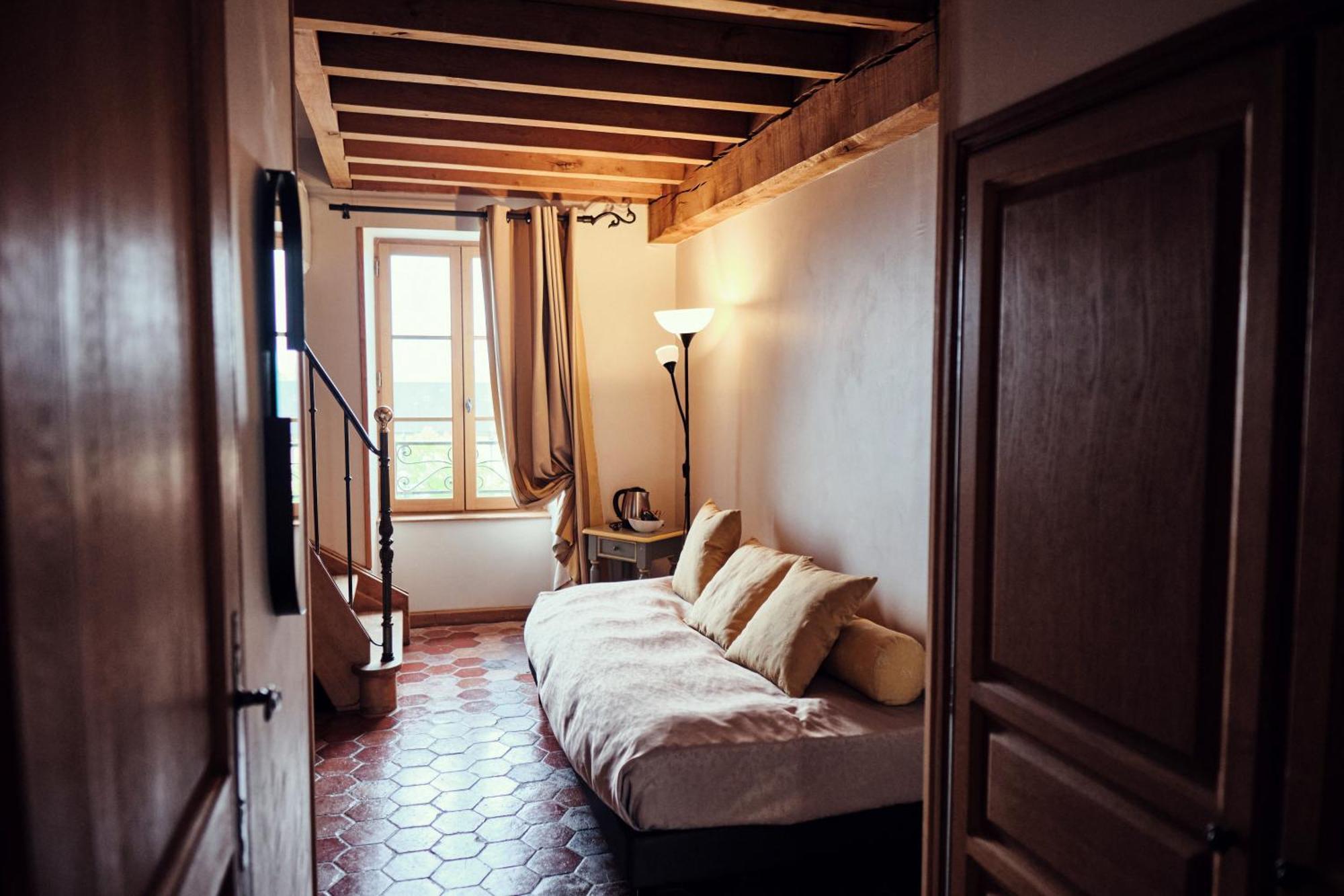 סאולאו Hostellerie De La Tour D'Auxois מראה חיצוני תמונה