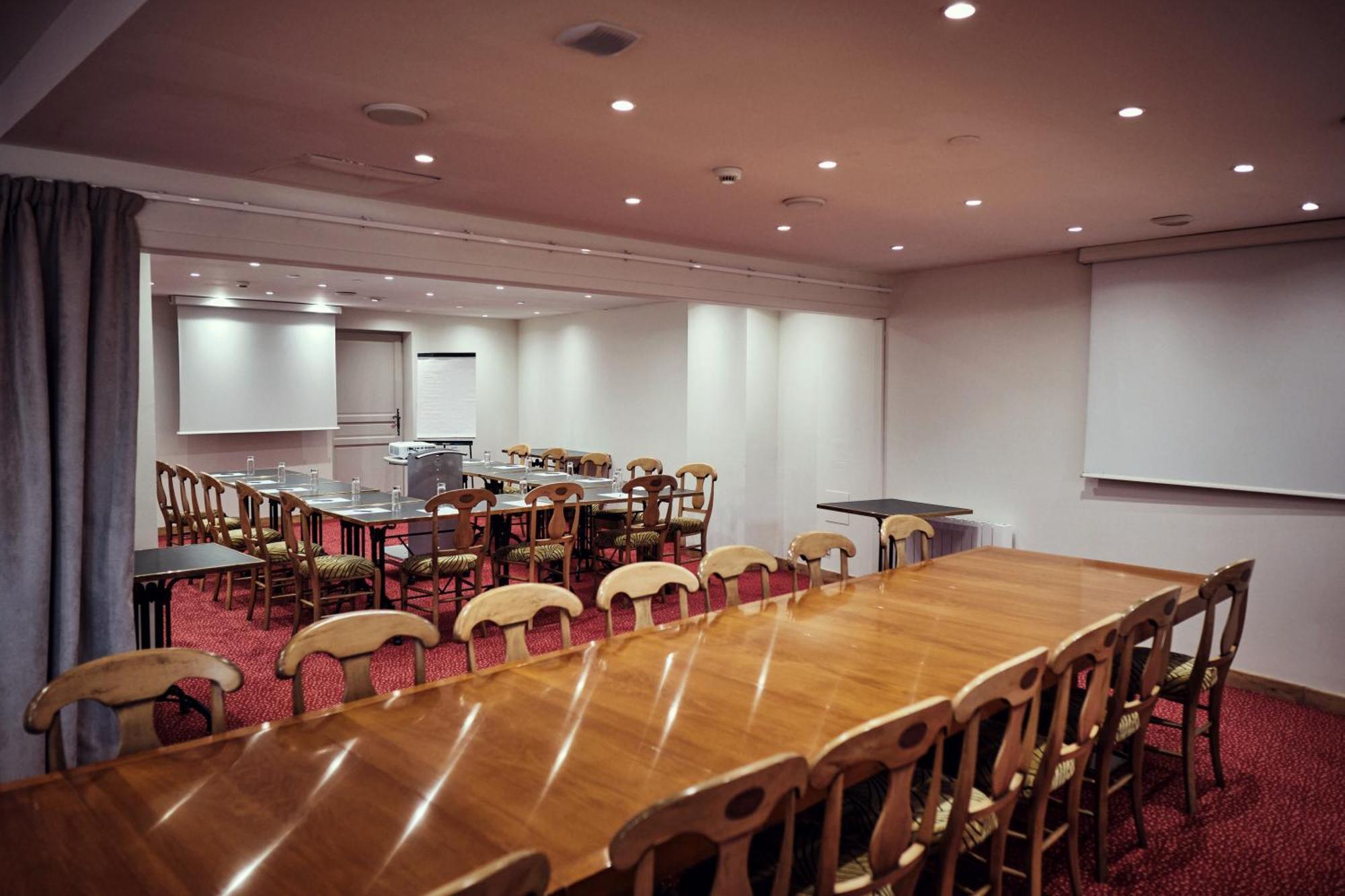 סאולאו Hostellerie De La Tour D'Auxois מראה חיצוני תמונה