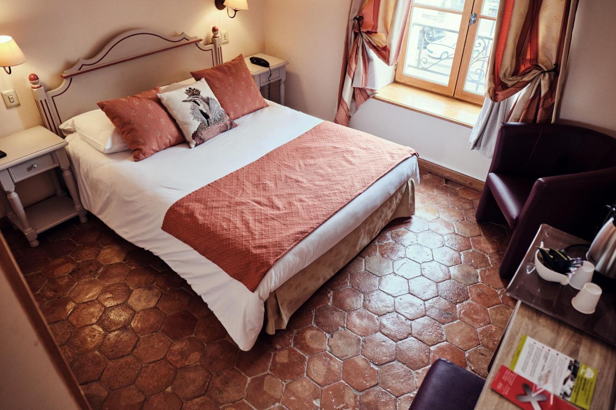 סאולאו Hostellerie De La Tour D'Auxois מראה חיצוני תמונה