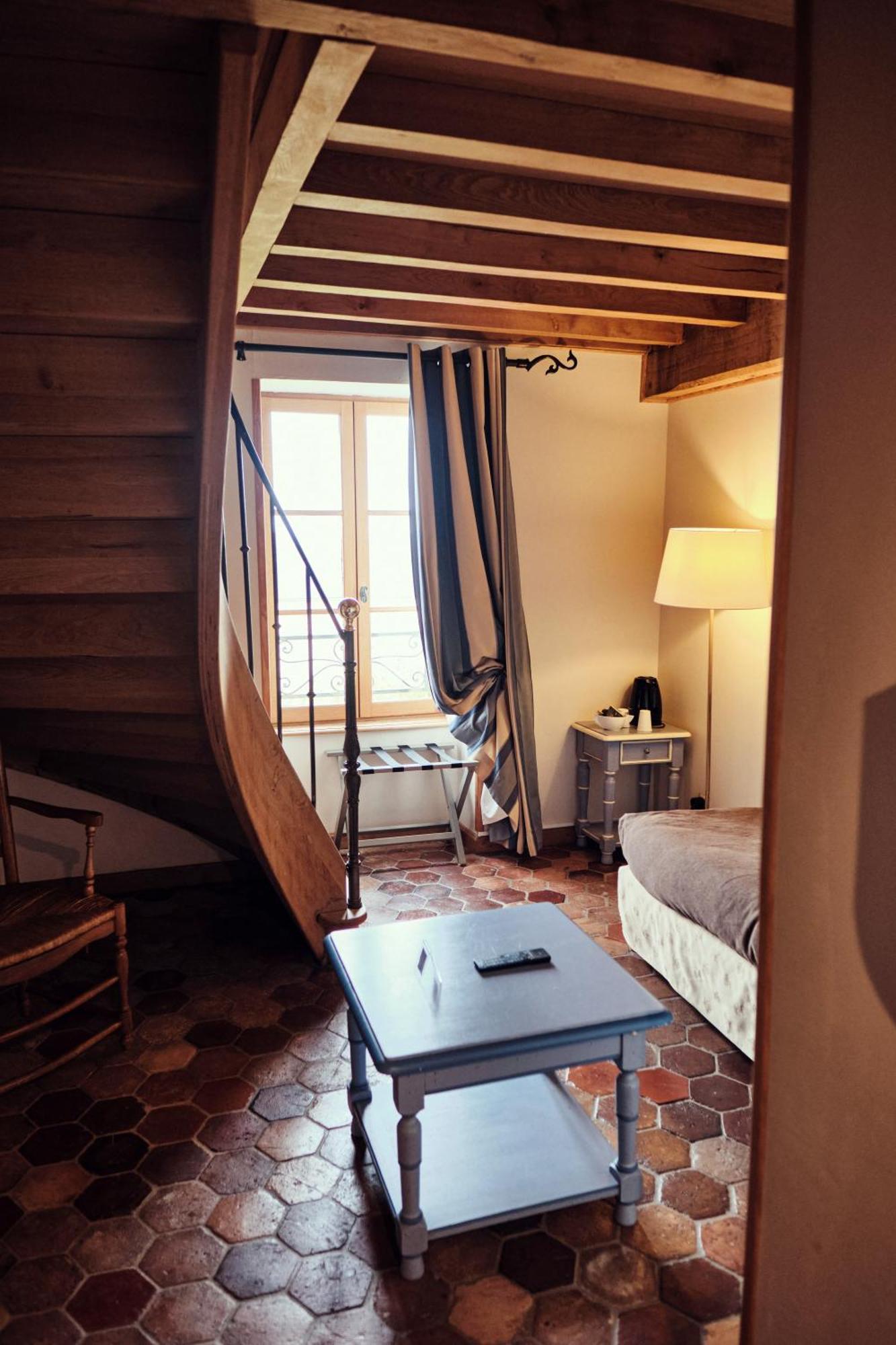 סאולאו Hostellerie De La Tour D'Auxois מראה חיצוני תמונה