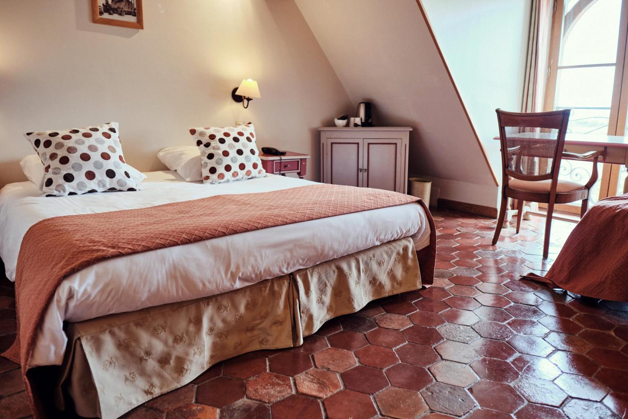 סאולאו Hostellerie De La Tour D'Auxois מראה חיצוני תמונה