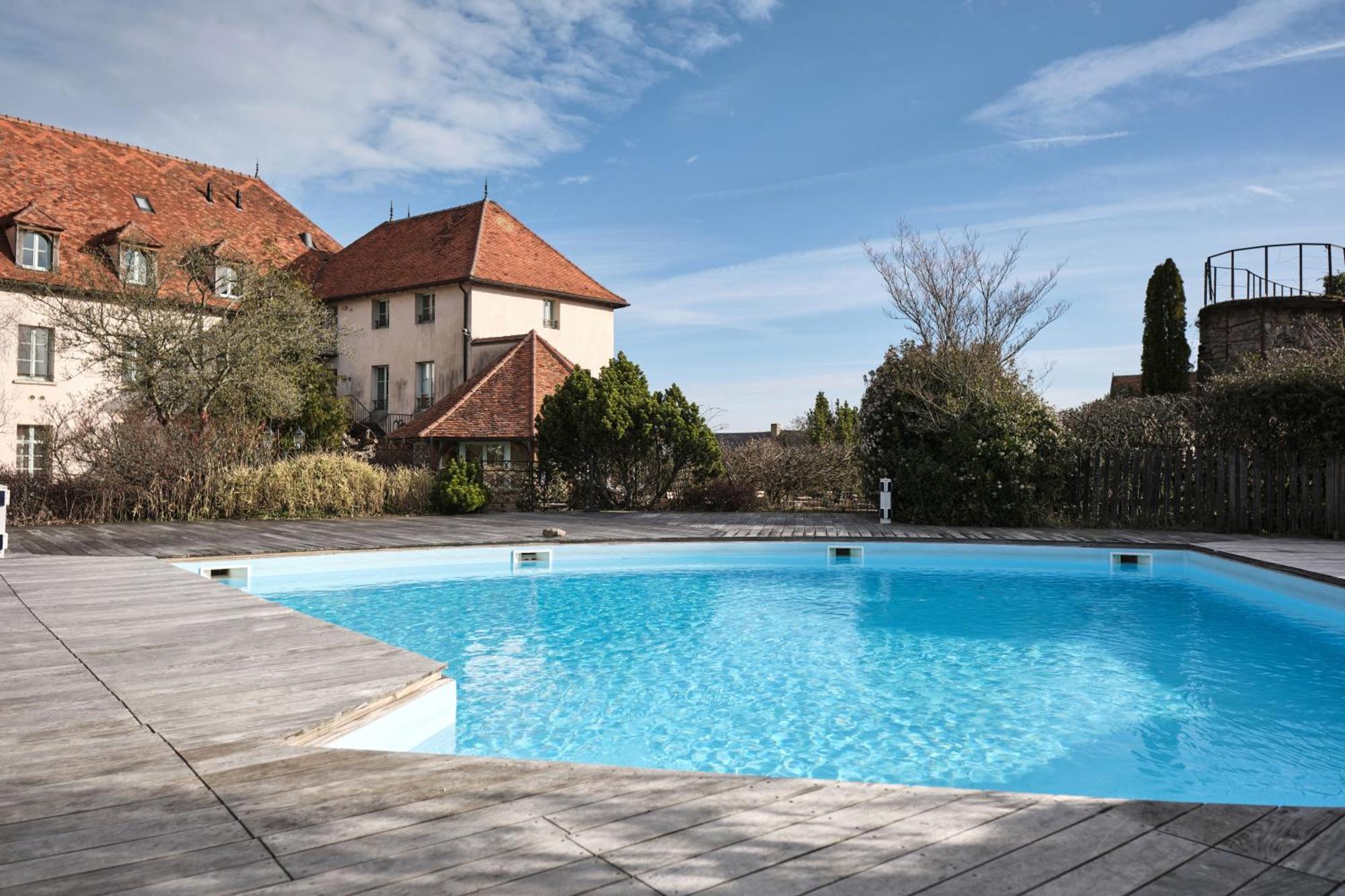 סאולאו Hostellerie De La Tour D'Auxois מראה חיצוני תמונה