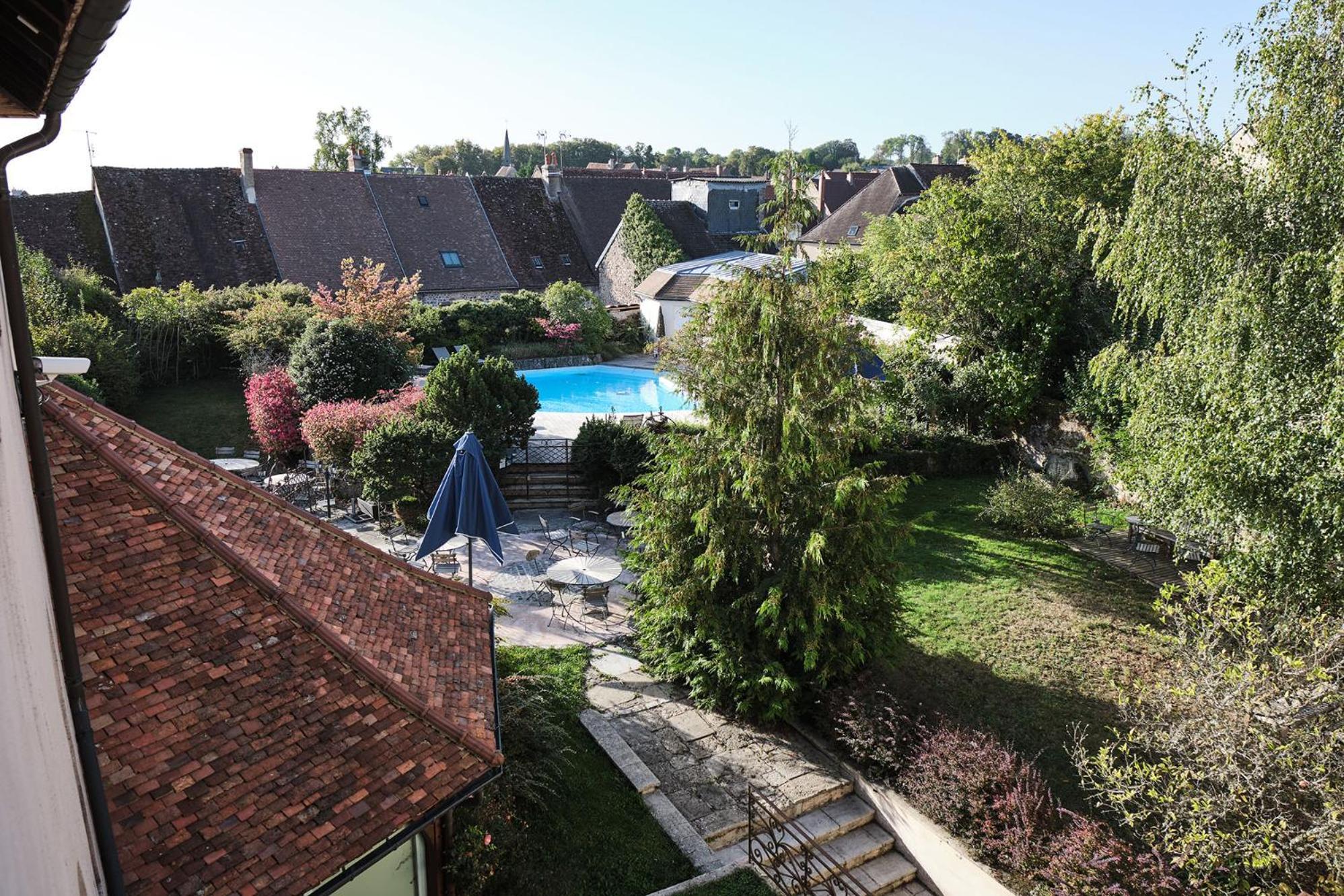 סאולאו Hostellerie De La Tour D'Auxois מראה חיצוני תמונה