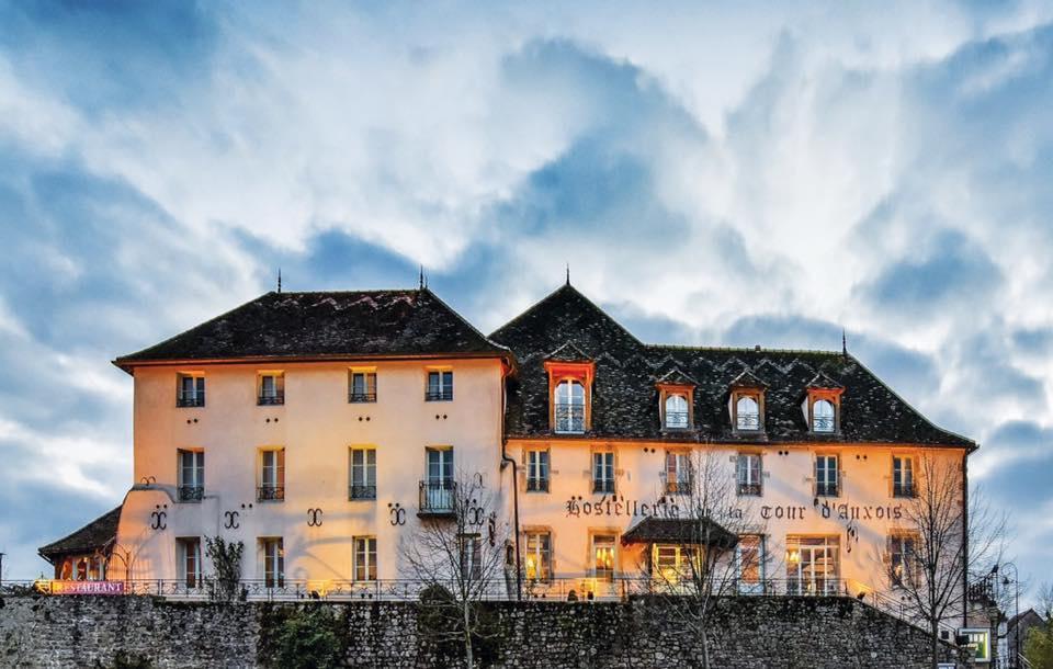 סאולאו Hostellerie De La Tour D'Auxois מראה חיצוני תמונה