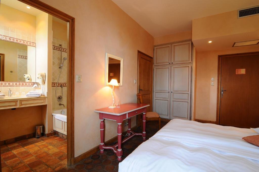 סאולאו Hostellerie De La Tour D'Auxois מראה חיצוני תמונה