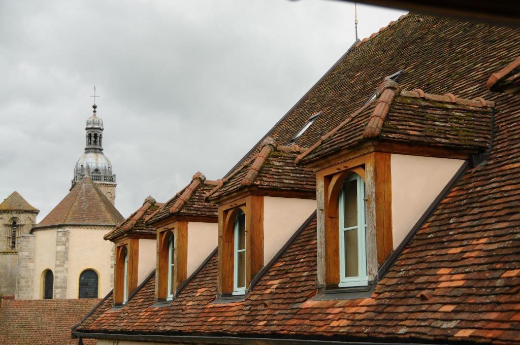 סאולאו Hostellerie De La Tour D'Auxois מראה חיצוני תמונה