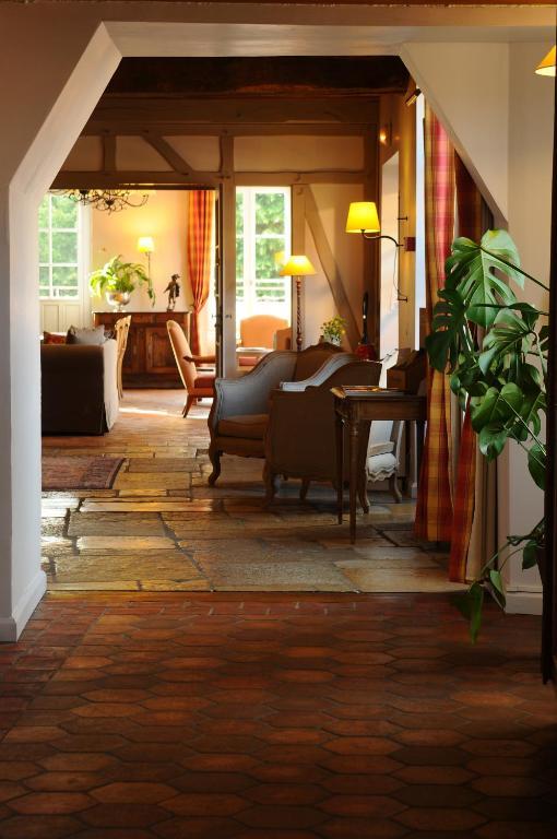 סאולאו Hostellerie De La Tour D'Auxois מראה חיצוני תמונה