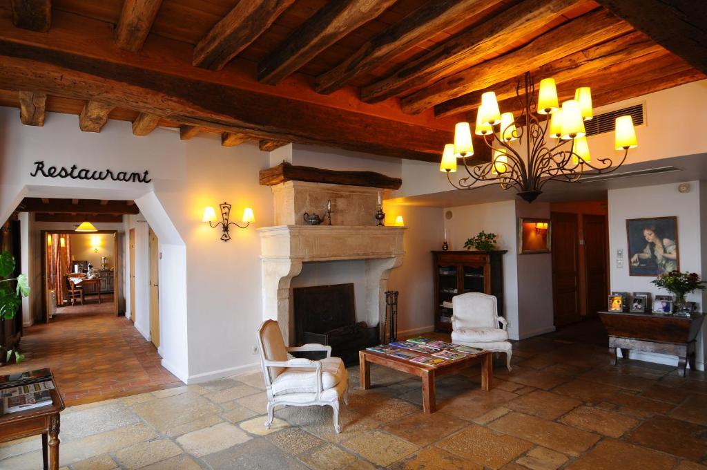 סאולאו Hostellerie De La Tour D'Auxois מראה חיצוני תמונה